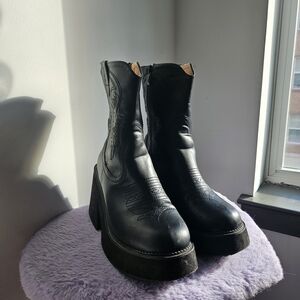 Chic Black Cowgirl Heeled Boots